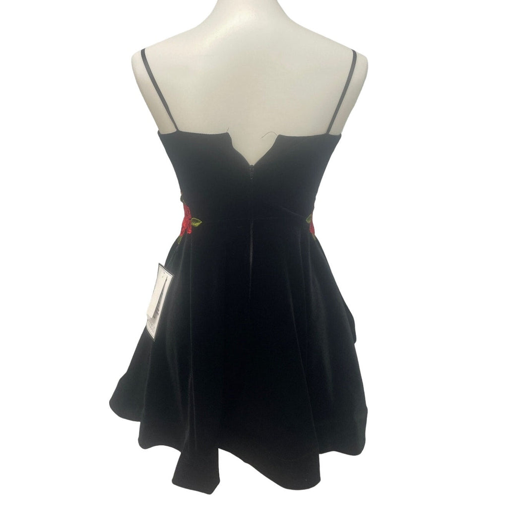 New B Darlin Juniors Size 5/6 Spaghetti Strap Embroidered Rose Belt Dress