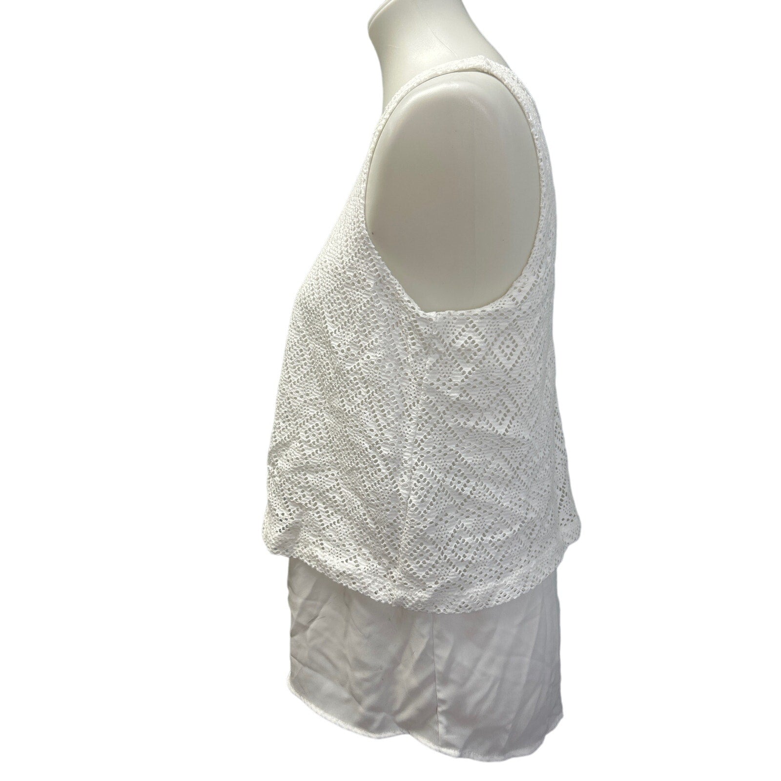 Jaclyn Smith Womens Small Sleeveless Layered Look Lacy Overlay White Top Blouse