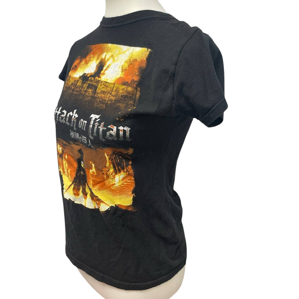 Attack on Titan Womens Medium Short Sleeve 100% Cotton Crew Neck Tee Shirt
