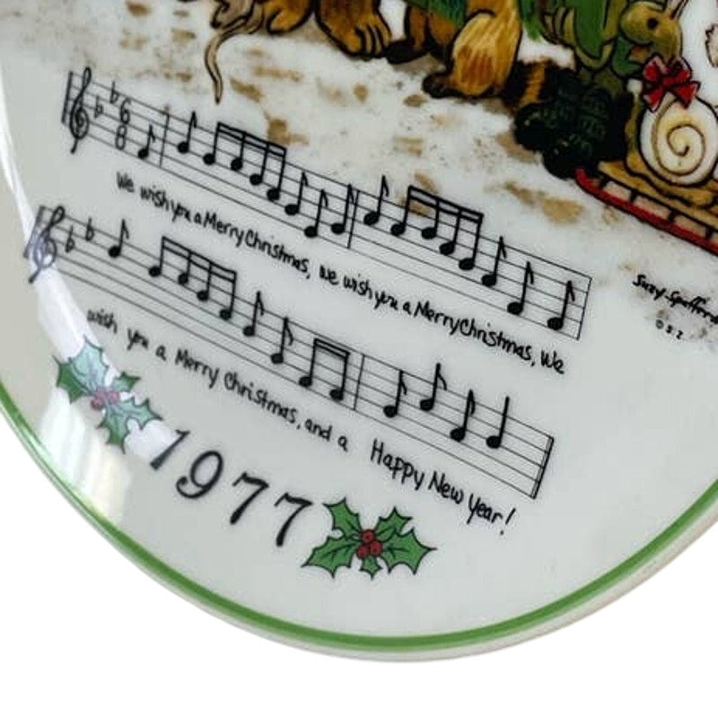Vintage 1977 Suzy's Zoo Enesco We Wish You A Merry Christmas Ceramic Plate