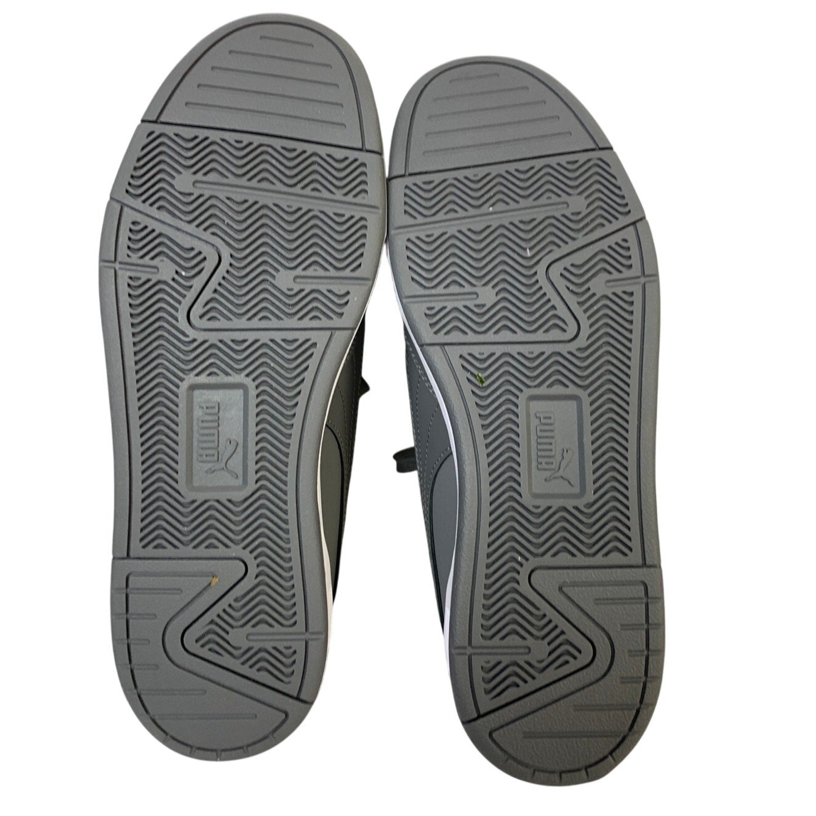 New In Box PUMA Mens Size 8.5 Gray Faux Leather SoftFoam+ Skate Sneaker Shoes