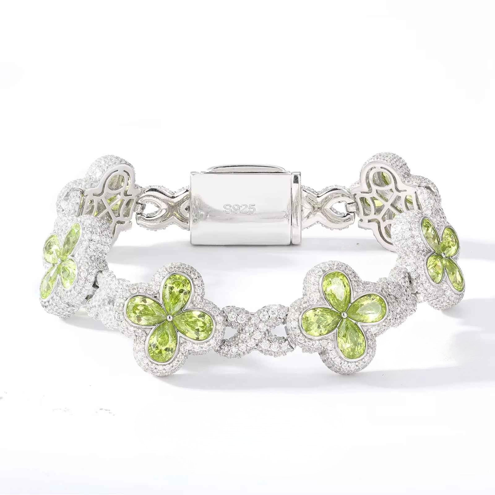 Fleur d’Éternité Moissanite Bracelet White