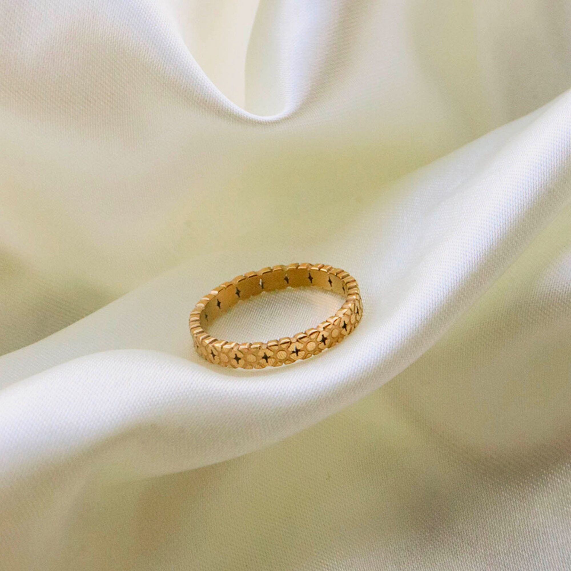 CLAUDETTE REYER RING