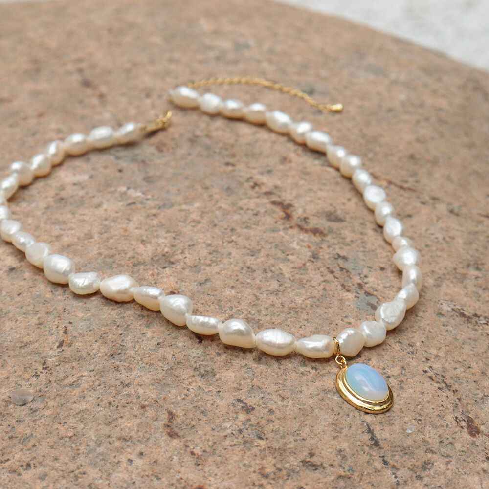 ROSETTE PEARL NECKLACE