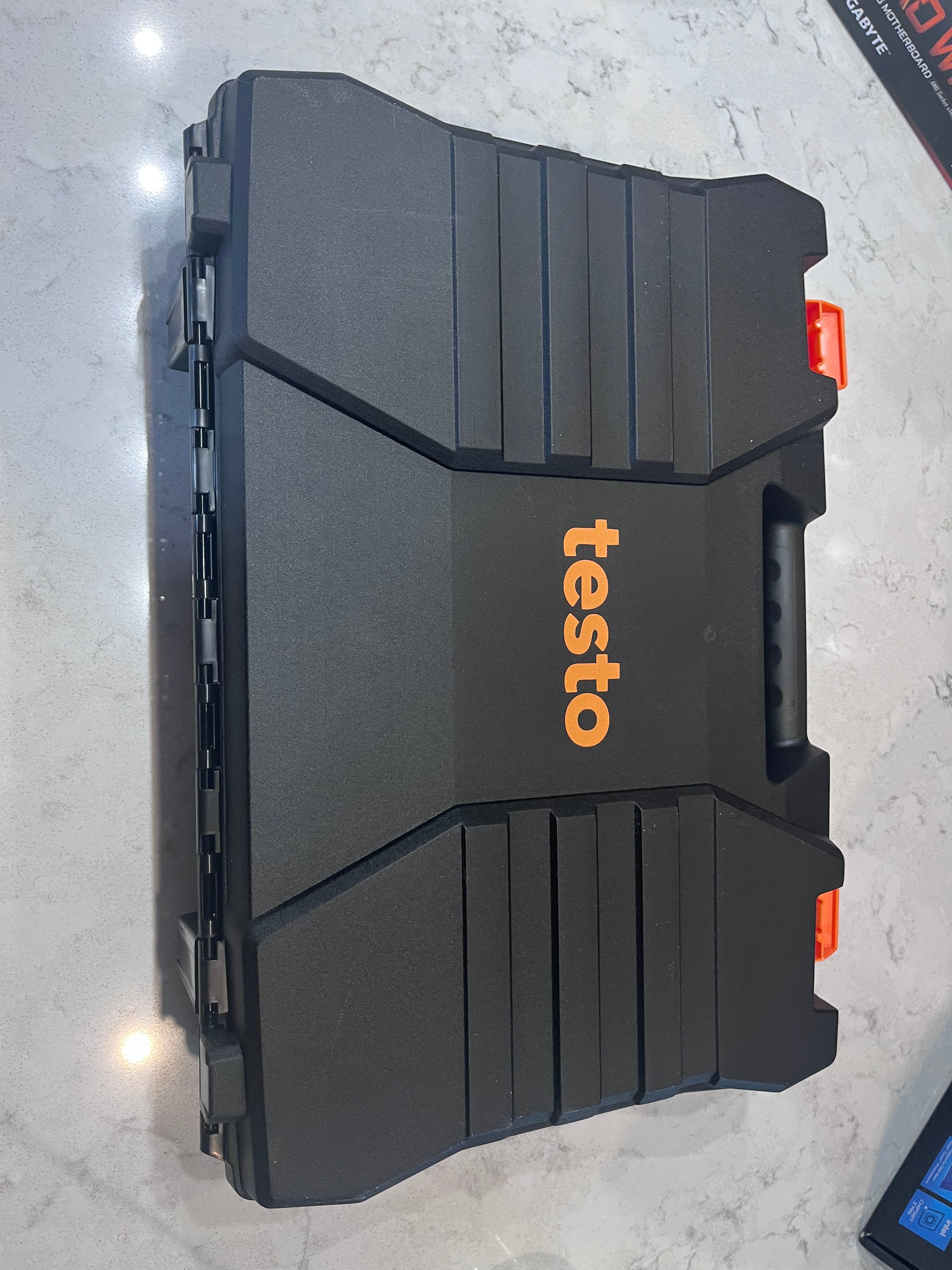 Open Box testo 550s AC Manifold Gauge Set - Manifold Gauges Hvac and Refrigeration - Incl. 2 Wired Temperature Clamp Probes - AC Recharge Kit with sup