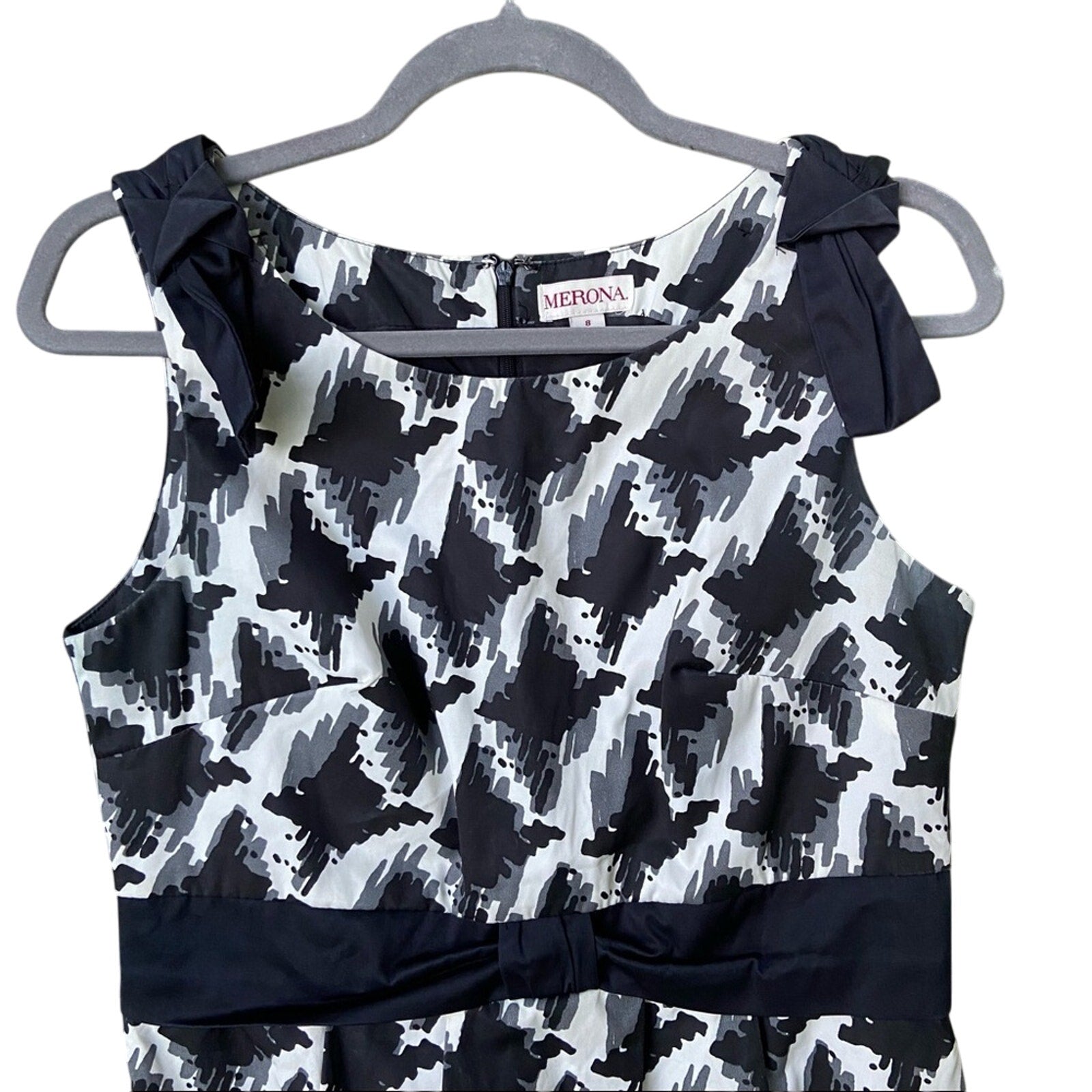 Merona Womens Size 8 Black White Gray Bow Accent Sleeveless Sheath Dress