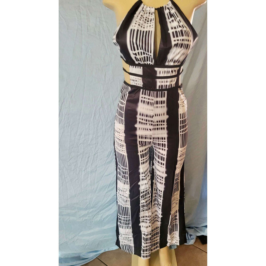 Mundefeis Black and White Tie back pantsuit