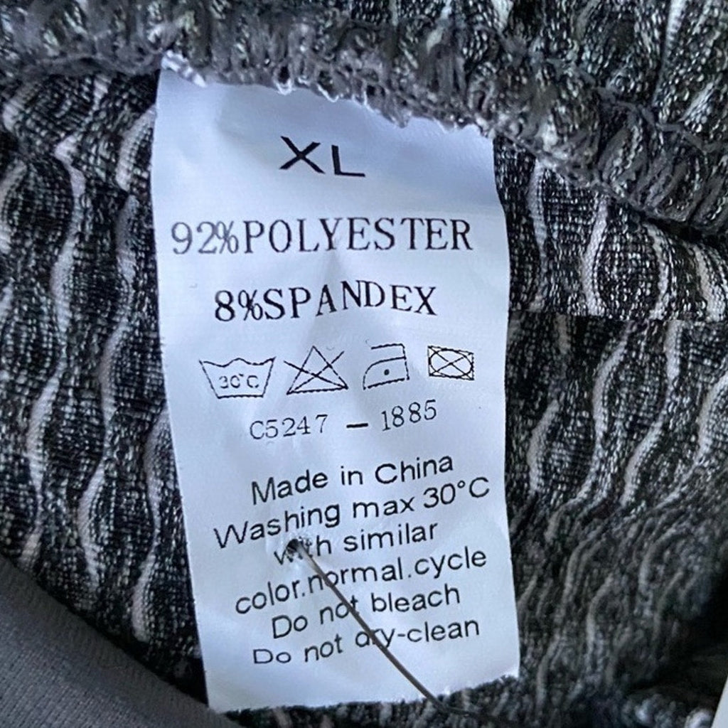 NWT Lift Activewear Womens XL PolySpandex Textured Pattern Scrunch Butt Leggings
