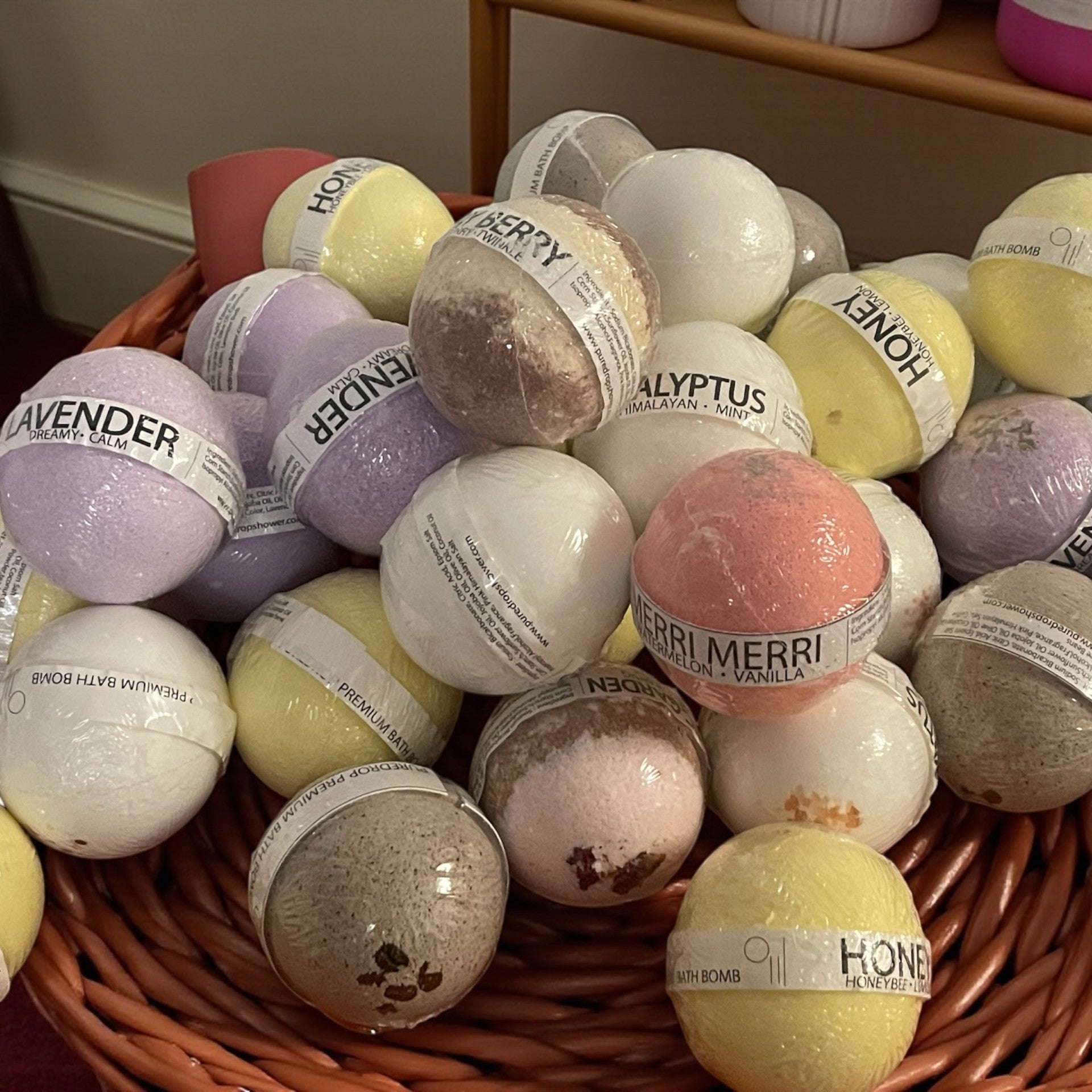 Marry Christmas Watermelon Vanilla Large Bath Bomb - 8oz
