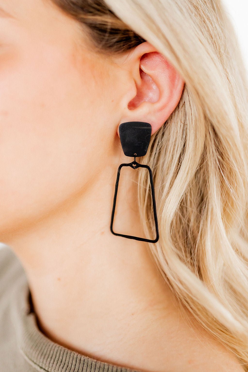 Kaelyn Statement Earrings - True Black
