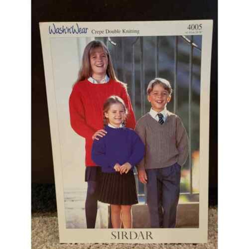New Sirdar 4005 Wash 'n' Wear Crepe Double Knitting Child Sweater Pattern