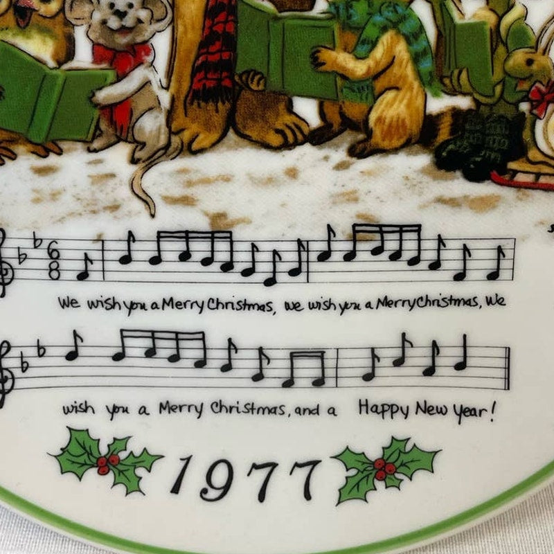 Vintage 1977 Suzy's Zoo Enesco We Wish You A Merry Christmas Ceramic Plate